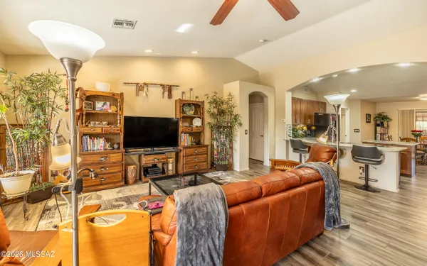 Property Slideshow image 2 of 28 | 1743 n oak hill ln, Green Valley, AZ, 85614
