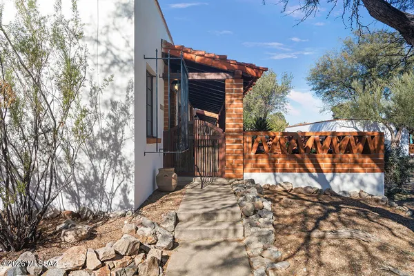 Property Slideshow image 2 of 23 | 344 s paseo sarta a, Green Valley, AZ, 85614