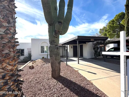 Property Slideshow image 2 of 23 | 1358 s desert meadows cir, Green Valley, AZ, 85614