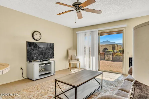 Property Slideshow image 2 of 44 | 1525 w via, Green Valley, AZ, 85622