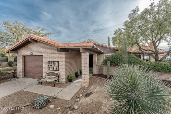 Property Slideshow image 2 of 45 | 1051 w camino sagasta, Green Valley, AZ, 85622