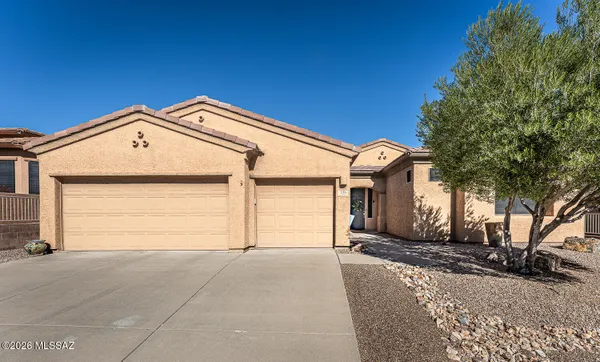 Property Slideshow image 2 of 50 | 976 w tenniel dr, Green Valley, AZ, 85614