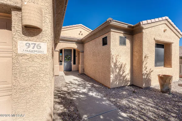 Property Slideshow image 3 of 50 | 976 w tenniel dr, Green Valley, AZ, 85614