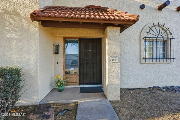 Property Slideshow image 3 of 42 | 132 w calle manantial kent, Green Valley, AZ, 85614
