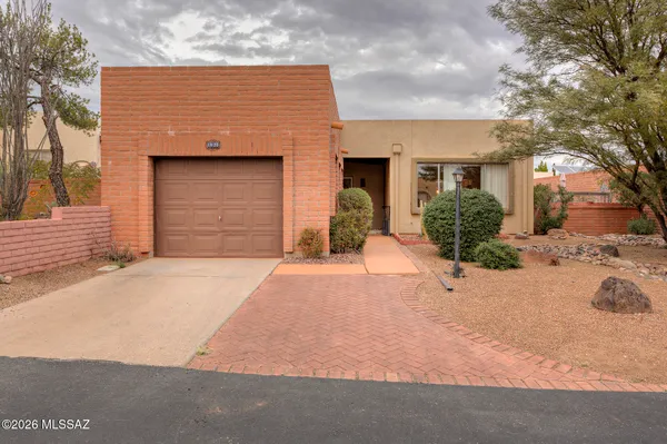 Property Slideshow image 2 of 30 | 1020 w camino velasquez, Green Valley, AZ, 85622