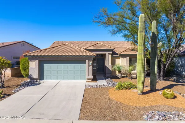 Property Slideshow image 2 of 29 | 1955 e cliff swallow trl, Green Valley, AZ, 85614