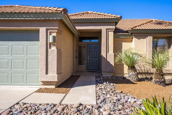 Property Slideshow image 3 of 29 | 1955 e cliff swallow trl, Green Valley, AZ, 85614