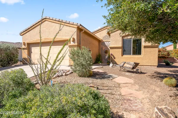 Property Slideshow image 2 of 29 | 470 w calle artistica, Green Valley, AZ, 85614