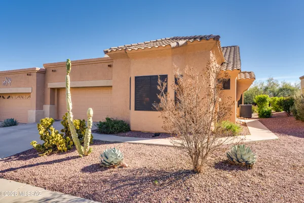 Property Slideshow image 2 of 50 | 531 w aspenwood st, Green Valley, AZ, 85614