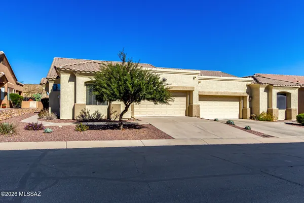 Property Slideshow image 2 of 32 | 496 w knotwood st, Green Valley, AZ, 85614