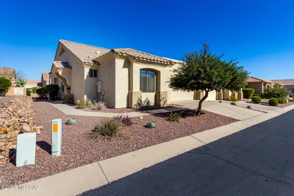 Property Slideshow image 3 of 32 | 496 w knotwood st, Green Valley, AZ, 85614