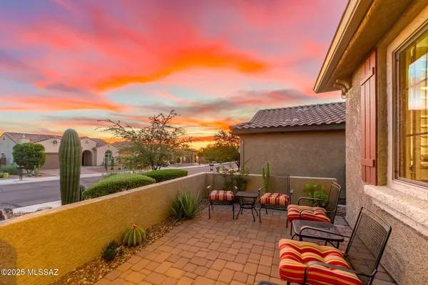 Property Slideshow image 2 of 37 | 6632 w grandview trl, Marana, AZ, 85658