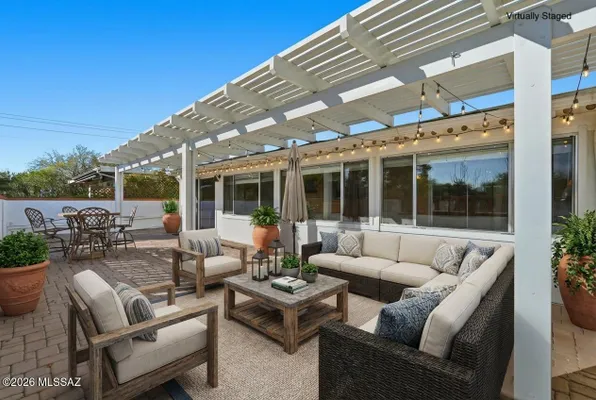 Property Slideshow image 3 of 28 | 681 w camino del poso, Green Valley, AZ, 85614