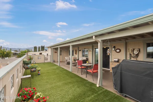 Property Slideshow image 2 of 30 | 105 w mora dr, Green Valley, AZ, 85614