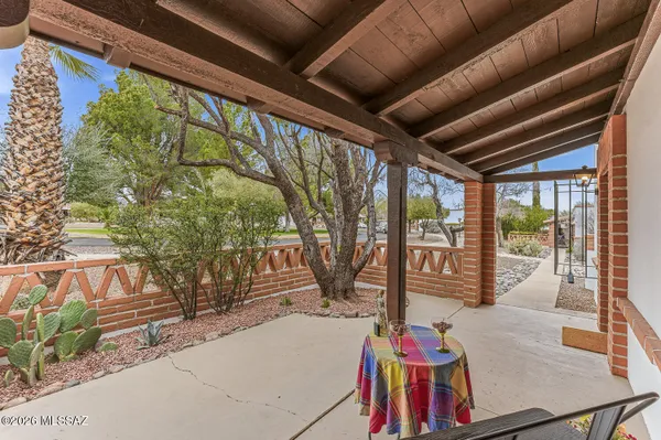 Property Slideshow image 2 of 14 | 221 s paseo tierra a, Green Valley, AZ, 85614
