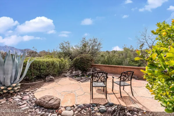 Property Slideshow image 3 of 31 | 14485 n crown point dr, Oro Valley, AZ, 85755