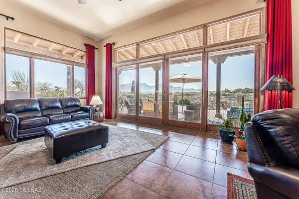 Property Slideshow image 2 of 50 | 1995 s via, Green Valley, AZ, 85622