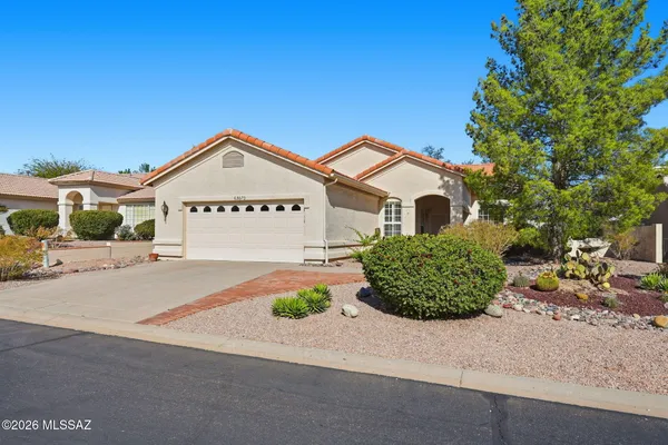 Property Slideshow image 2 of 41 | 63670 e edgeview ln, Tucson, AZ, 85739