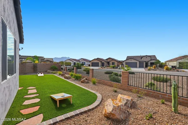 Property Slideshow image 2 of 48 | 1432 e golden rock way, Green Valley, AZ, 85614