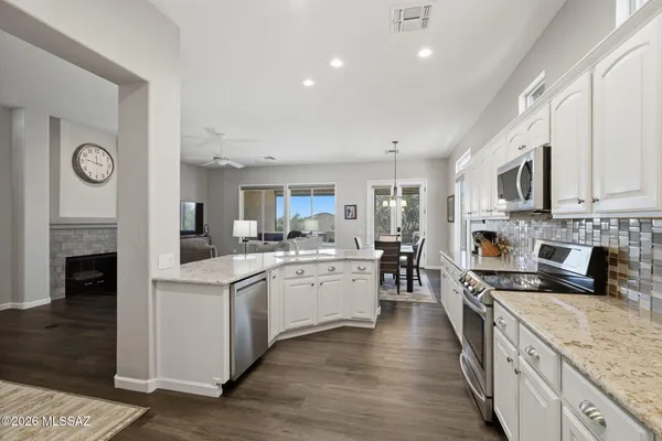 Property Slideshow image 3 of 38 | 5231 w winding desert dr, Marana, AZ, 85658