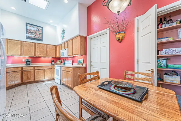 Property Slideshow image 3 of 27 | 609 w camino del bondadoso, Green Valley, AZ, 85614