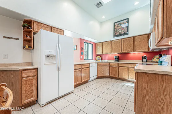 Property Slideshow image 2 of 27 | 609 w camino del bondadoso, Green Valley, AZ, 85614