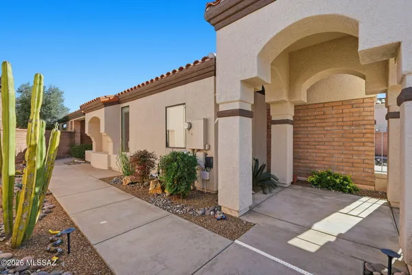 Property Slideshow image 3 of 31 | 4927 s gloria view ct, Green Valley, AZ, 85622