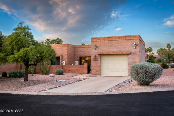 Property Slideshow image 2 of 50 | 8651 n candlewood loop, Tucson, AZ, 85704