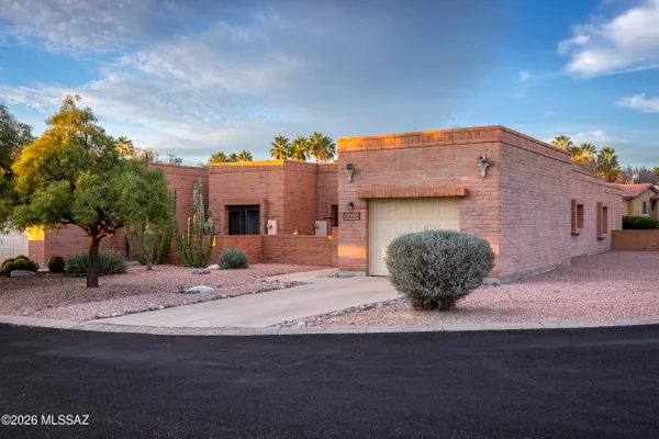 Property Slideshow image 3 of 50 | 8651 n candlewood loop, Tucson, AZ, 85704