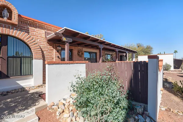 Property Slideshow image 3 of 28 | 348 s paseo lobo c, Green Valley, AZ, 85614