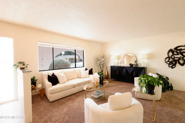 Property Slideshow image 3 of 25 | 110 w calle melendrez, Green Valley, AZ, 85614