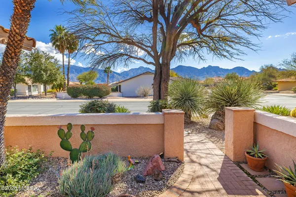 Property Slideshow image 2 of 40 | 14561 n sky trl, Oro Valley, AZ, 85755
