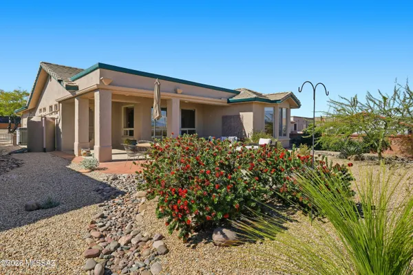 Property Slideshow image 2 of 27 | 306 n cape royal dr, Green Valley, AZ, 85614