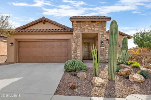 Property Slideshow image 3 of 44 | 14102 n bright angel trl, Marana, AZ, 85658