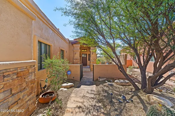 Property Slideshow image 2 of 43 | 922 e vault mine ct, Green Valley, AZ, 85614
