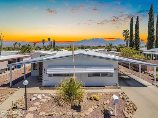 Property Slideshow image 3 of 50 | 159 w palma dr, Green Valley, AZ, 85614