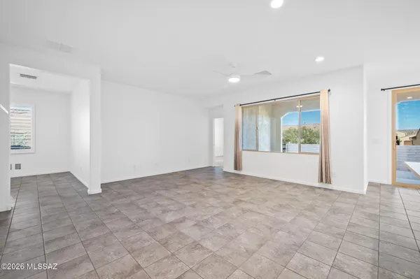 Property Slideshow image 3 of 28 | 1427 e blue granite dr, Green Valley, AZ, 85614