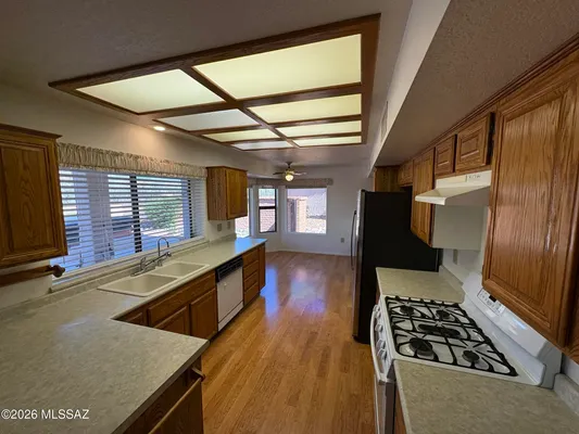 Property Slideshow image 2 of 27 | 1437 e bright angel dr, Oro Valley, AZ, 85755
