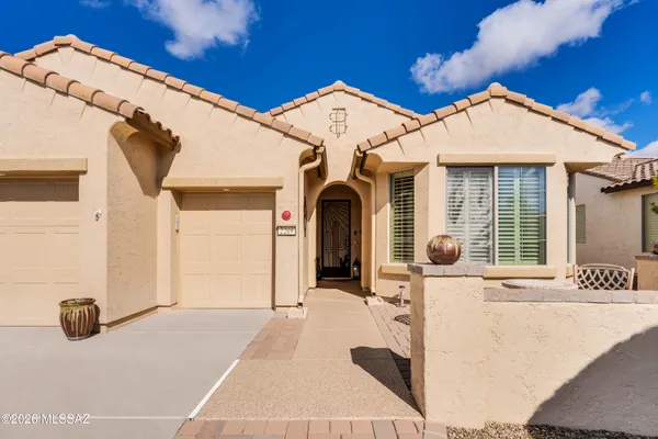 Property Slideshow image 3 of 50 | 2209 e bluejay bluff ln, Green Valley, AZ, 85614