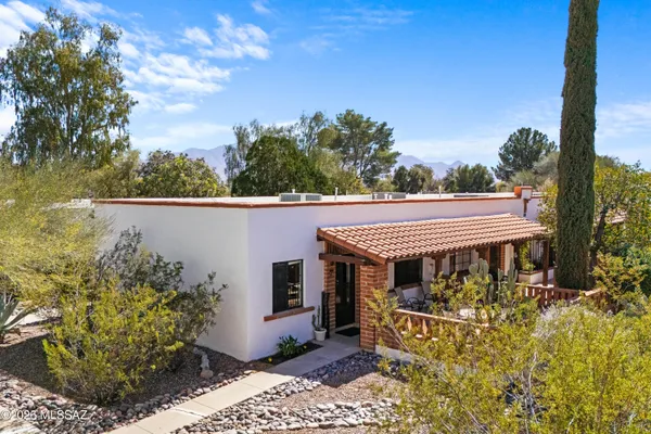 Property Slideshow image 3 of 25 | 187 s paseo tierra a, Green Valley, AZ, 85614