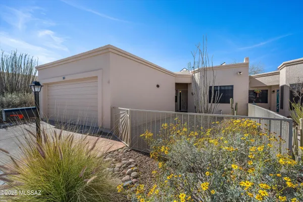 Property Slideshow image 2 of 43 | 374 s avenida de las sabinas, Green Valley, AZ, 85614