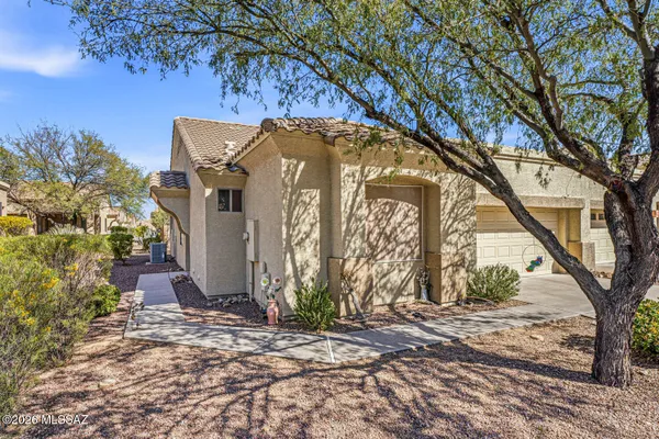 Property Slideshow image 2 of 42 | 482 w aspenwood st, Green Valley, AZ, 85614