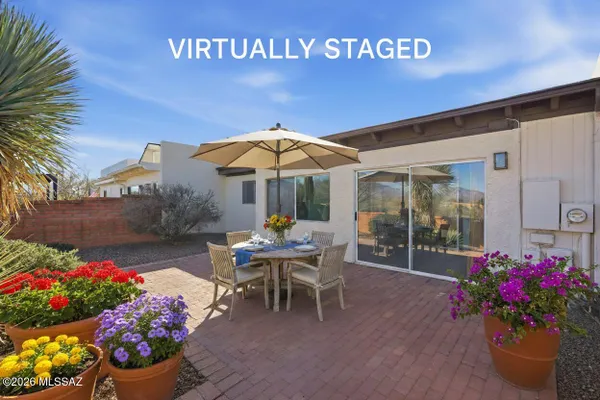 Property Slideshow image 3 of 27 | 500 w ocotillo pl, Green Valley, AZ, 85614