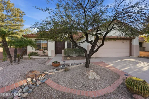 Property Slideshow image 2 of 29 | 8083 w greensleeves way, Tucson, AZ, 85743