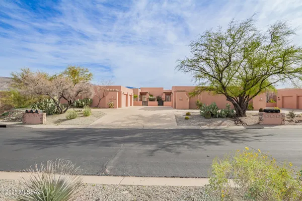 Property Slideshow image 2 of 48 | 7659 s vivaldi ct, Tucson, AZ, 85747