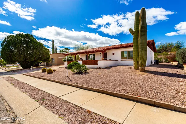 Property Slideshow image 2 of 27 | 130 e los arcos, Green Valley, AZ, 85614