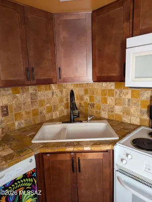 Property Slideshow image 3 of 12 | 122 w calle del ano, Green Valley, AZ, 85614