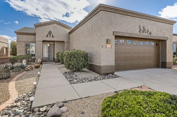 Property Slideshow image 2 of 50 | 1917 w vista ridge dr, Green Valley, AZ, 85622