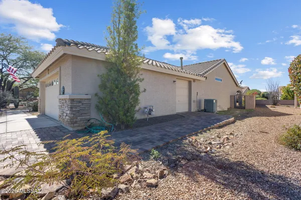Property Slideshow image 2 of 42 | 1547 n buttes dr, Green Valley, AZ, 85614