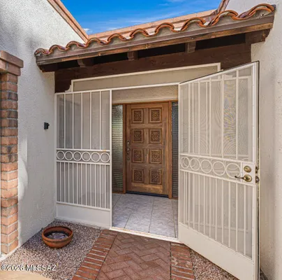 Property Slideshow image 2 of 28 | 621 s los rubies cir, Green Valley, AZ, 85614